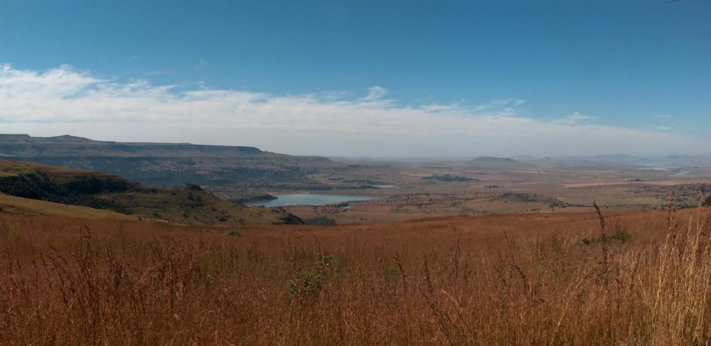 Bergville, South Africa by Szatmári Zoltán