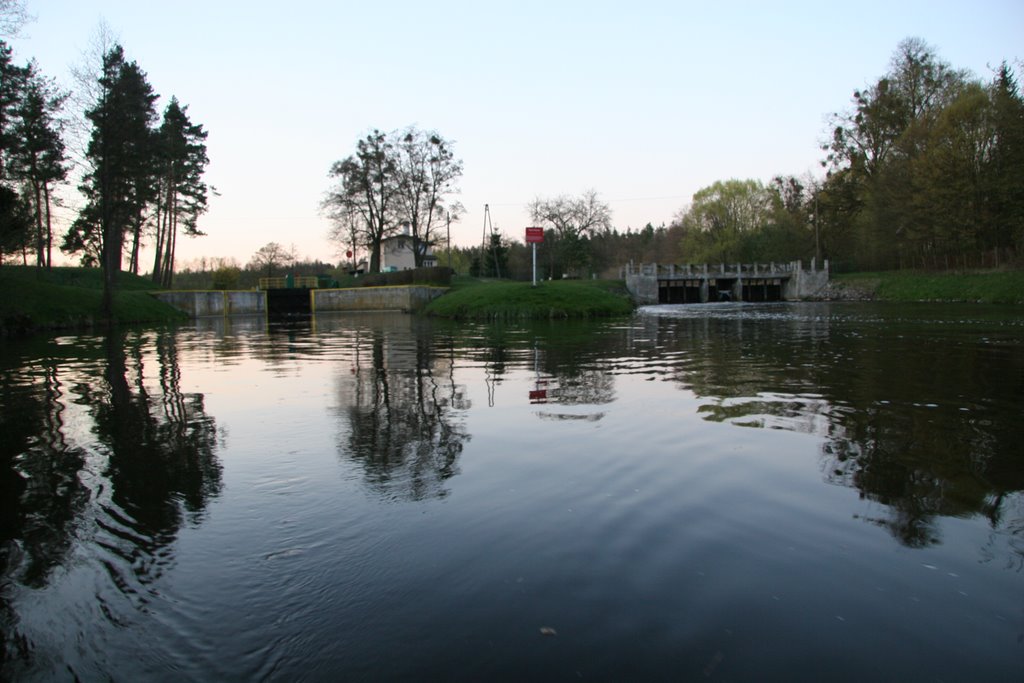 Elblaski channel/ Śluza Zielona by longdistancer