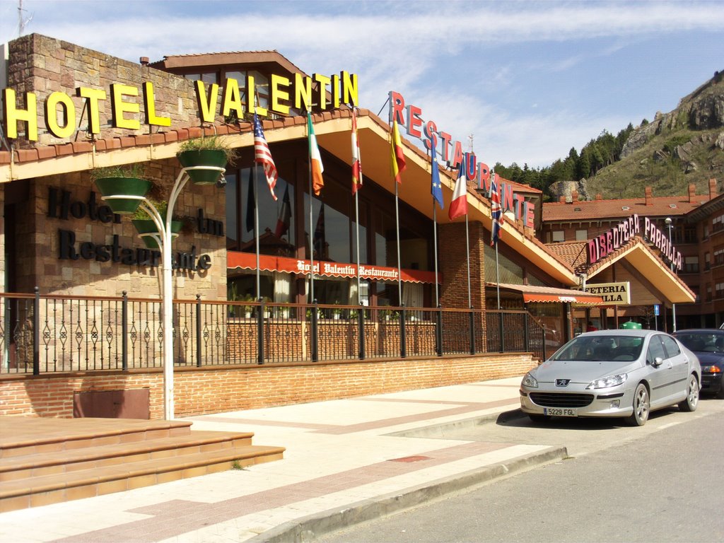 Hotel VALENTIN Restaurante DISCOTECA Parrilla (24-04-2009) by David M.A.