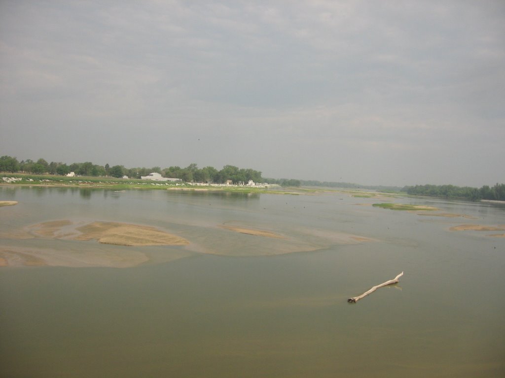 Platte River on CA Zephyr by tadrutsch