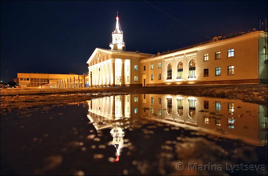 Koltsovo, old terminal. by Marina Lystseva