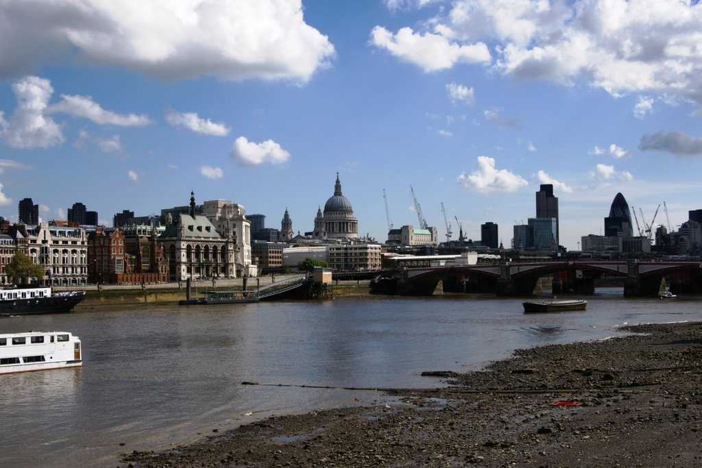 The Thames and St Paul by Andrey Sulitskiy