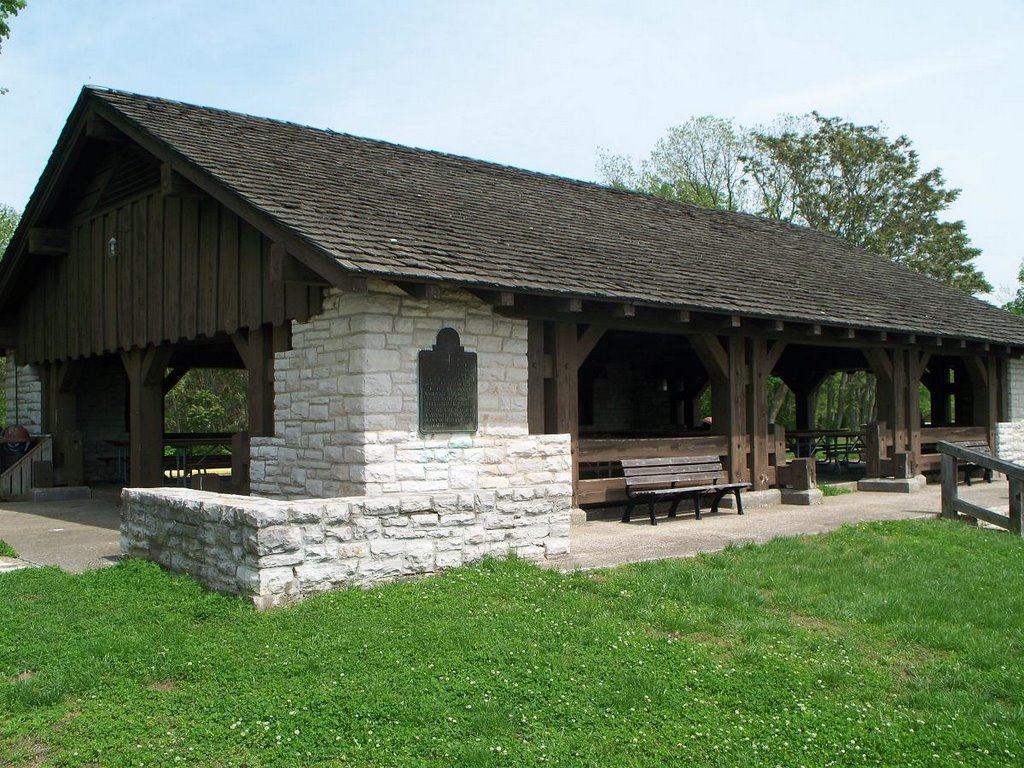 Shelter house at overlook by DaWaRa