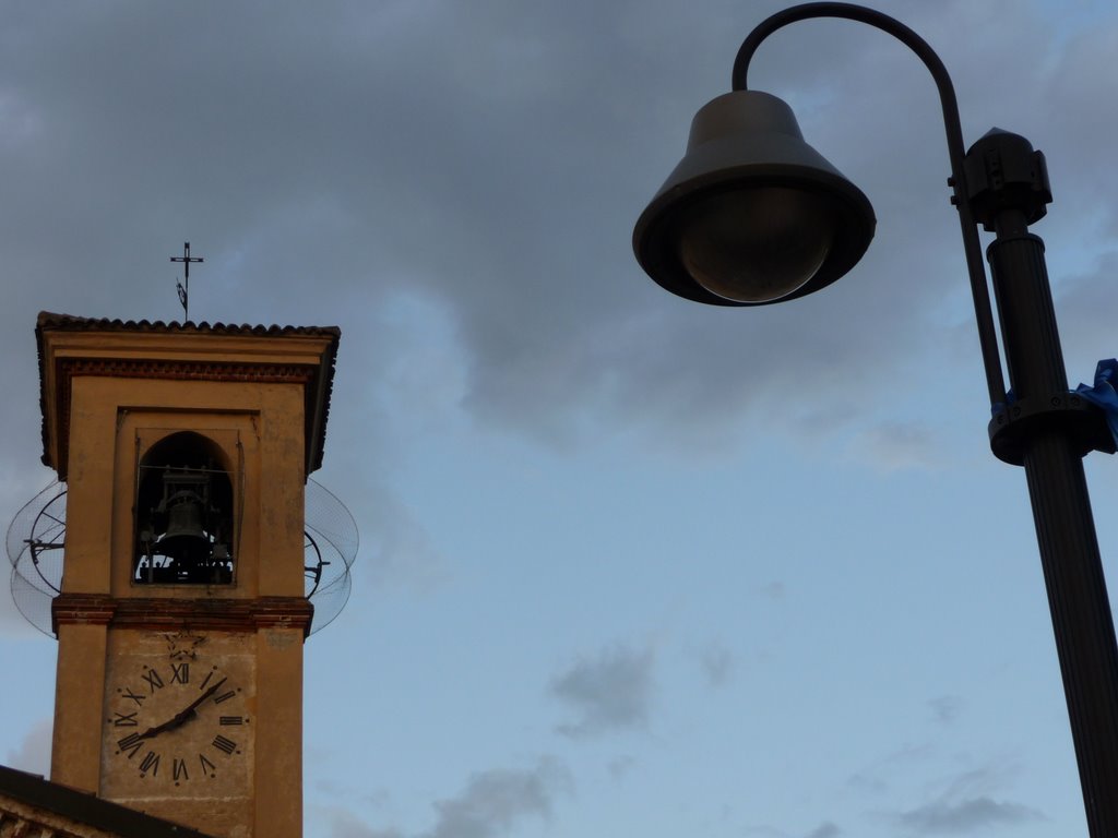 Il campanile della chiesa Santi Eugenio e Maria - Vigano Certosino (MI) by Ilda Casati