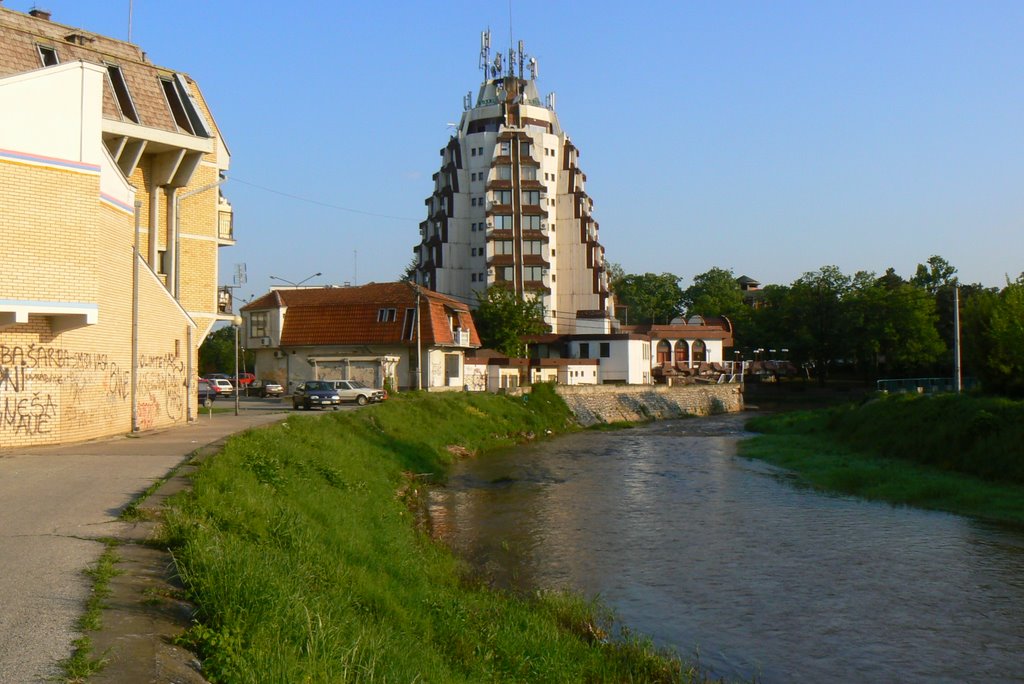 Paracin - hotel Petrus. by Zygmunt Borowski