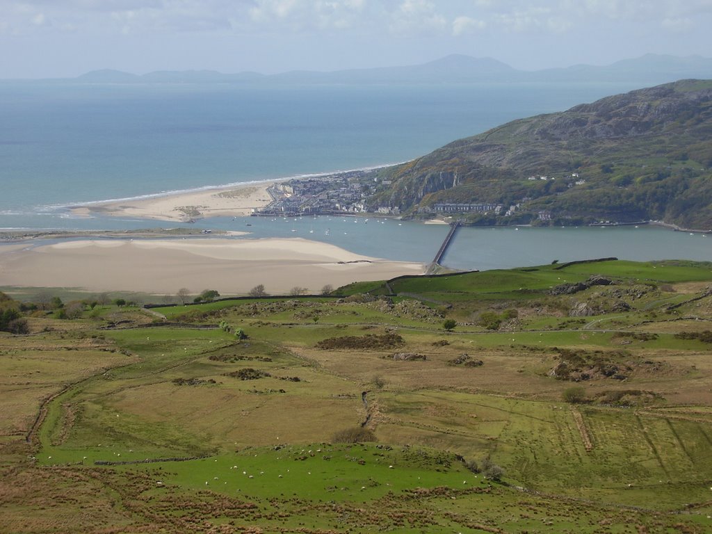 Barmouth from the B-17 Memorial by woodbeast