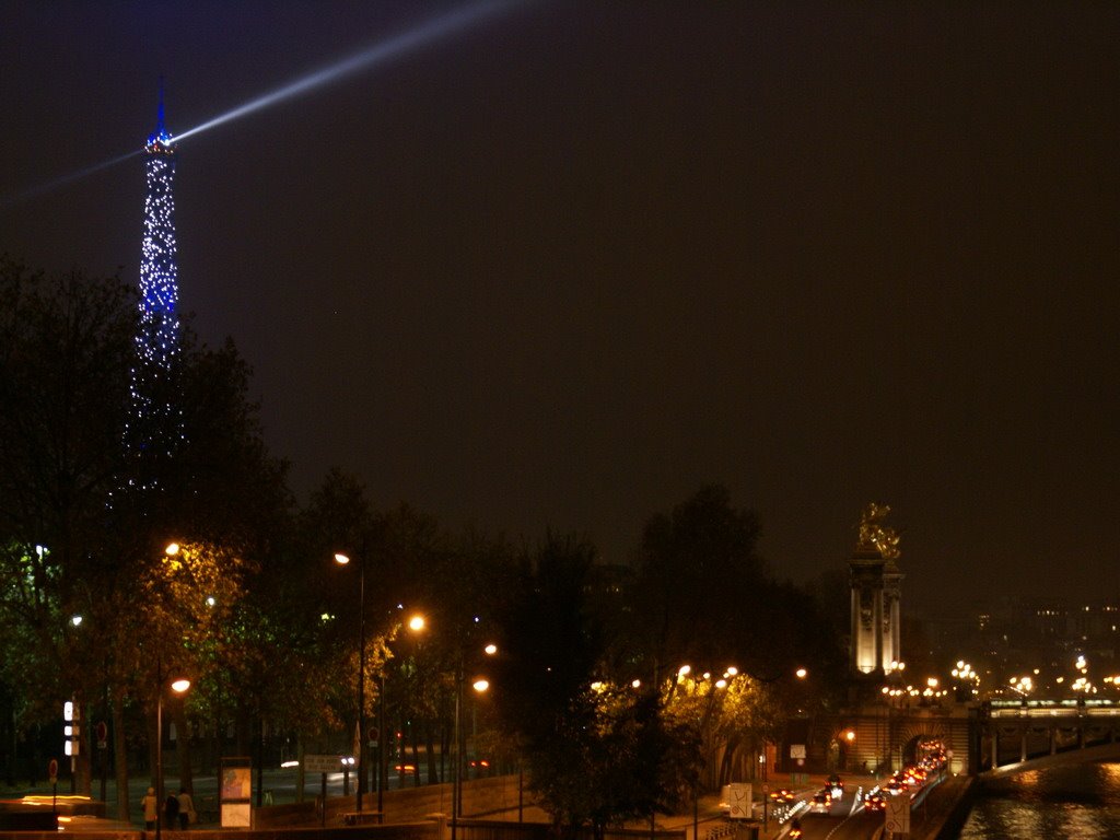 Eiffel at night by Emre Zaim