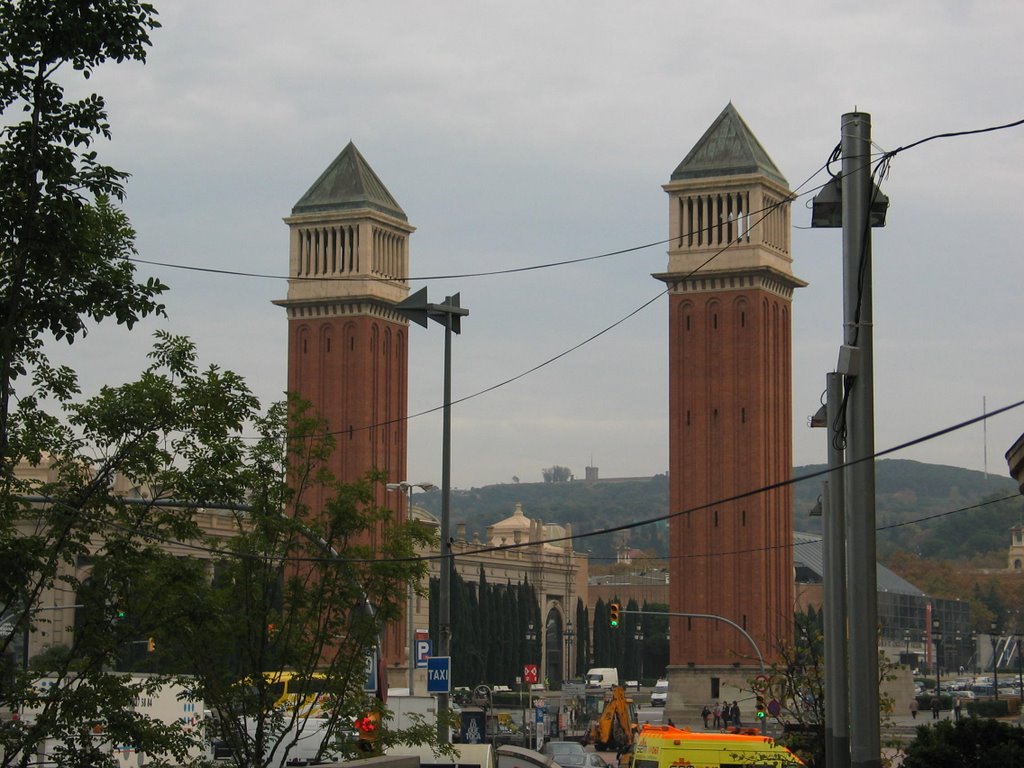 Hostafrancs, 08014 Barcelona, Spain by Peter Bremer