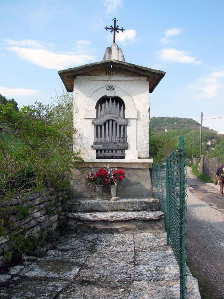 Capitello Via piazzo di Prun - Prun Negrar Vr (2) by Adriano Dalla Mura