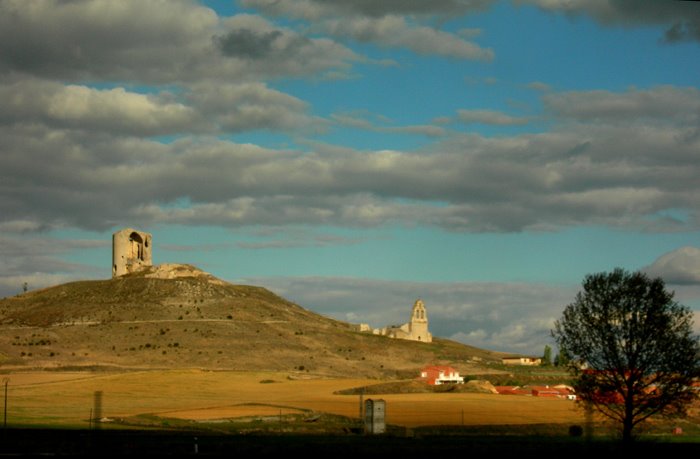 Mota del Marqués by Suso Redondo