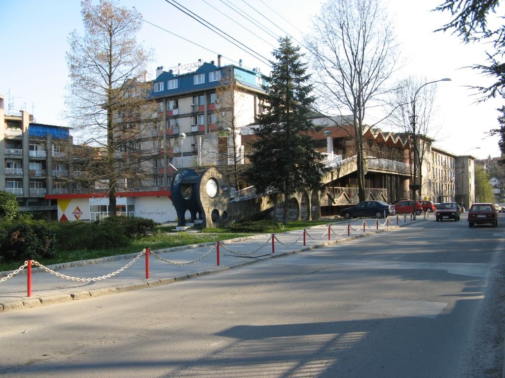 Aranđelovac, ulica Vojovde putnika, hotel Klub Radnika by de8j8a