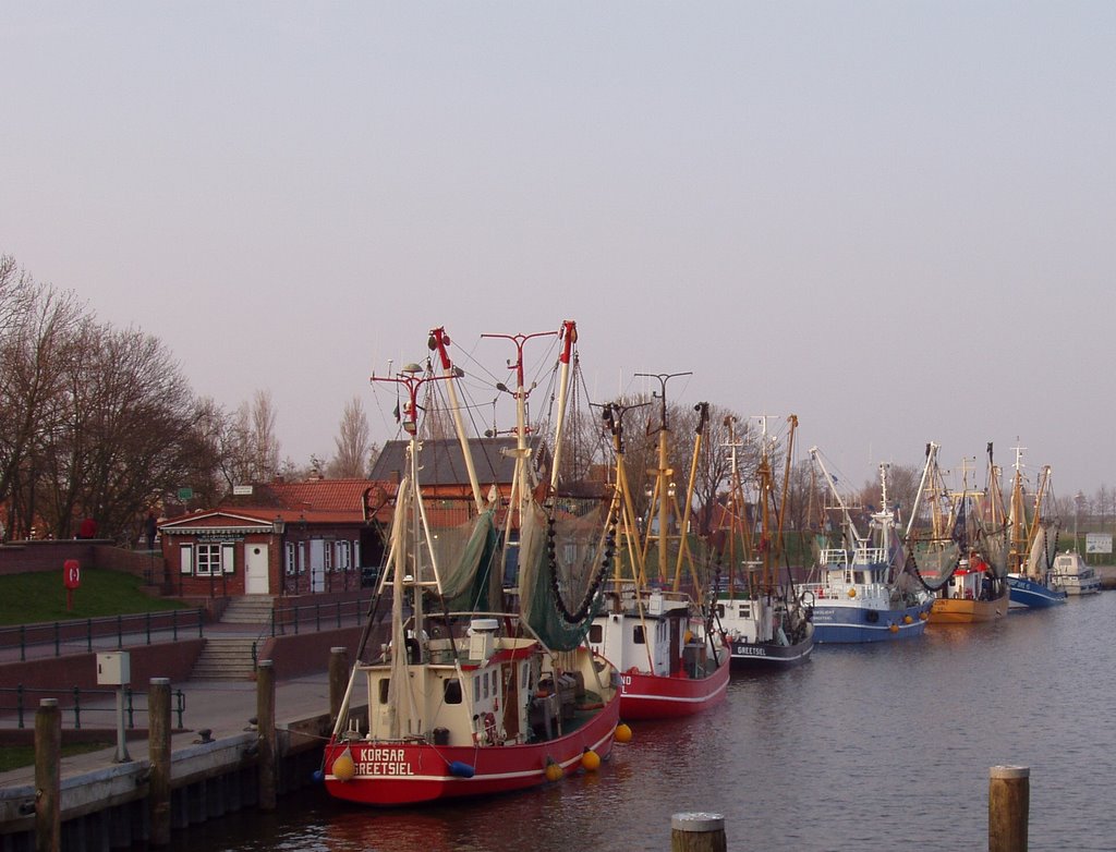 Greetsiel Hafen by Heinz Peierl