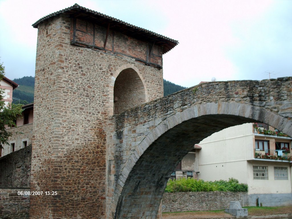 Puente en Balmaseda (Vizcaya) by Freddy Cabezas Alvar…