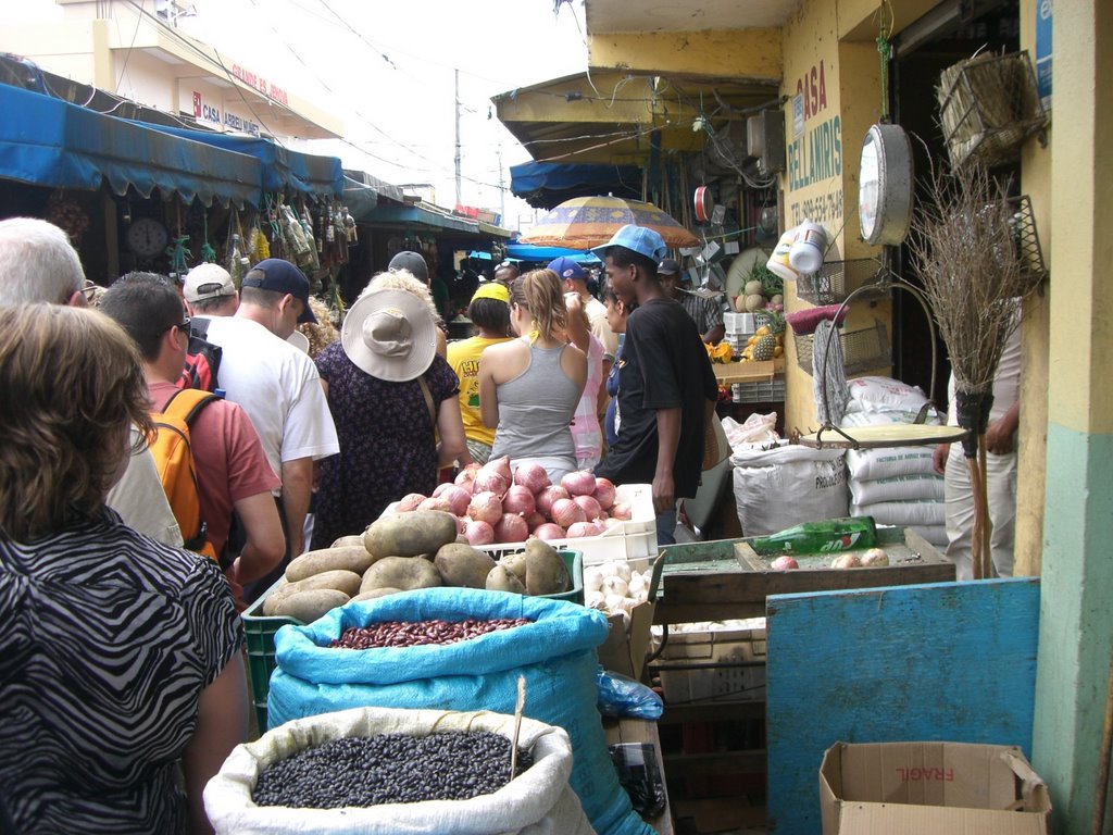 Mercado de Higüey by juliangar65