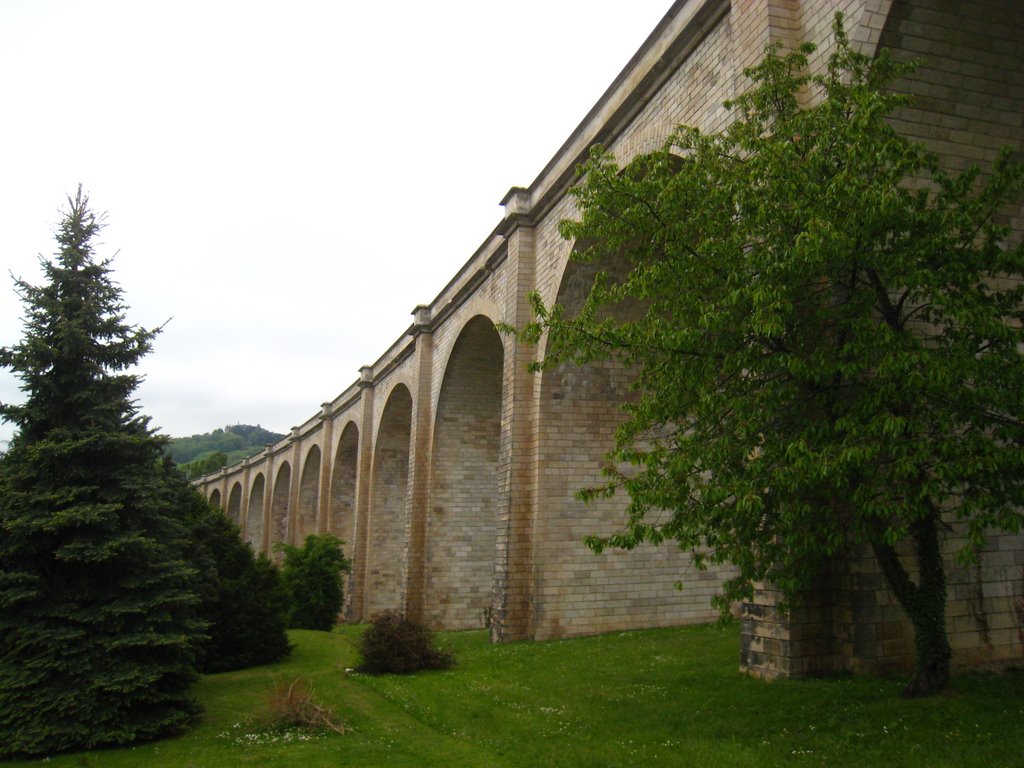 Le viaduc, vue par en dessous. by ☮Ronan 60 countries☮