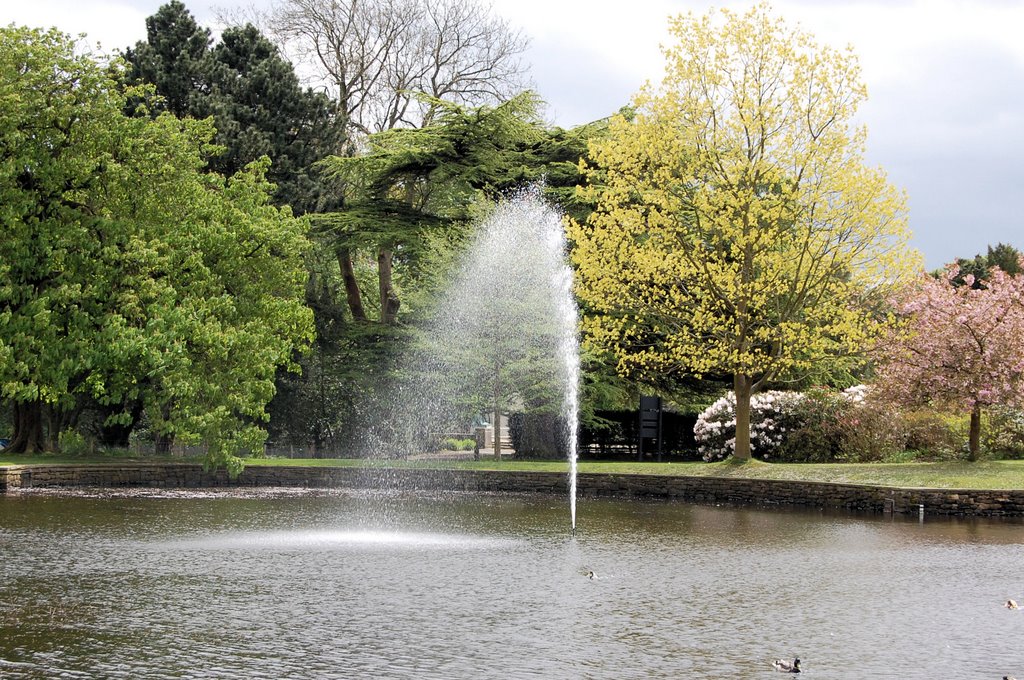 Towneley Hall Pond and Gardens by SWJuk