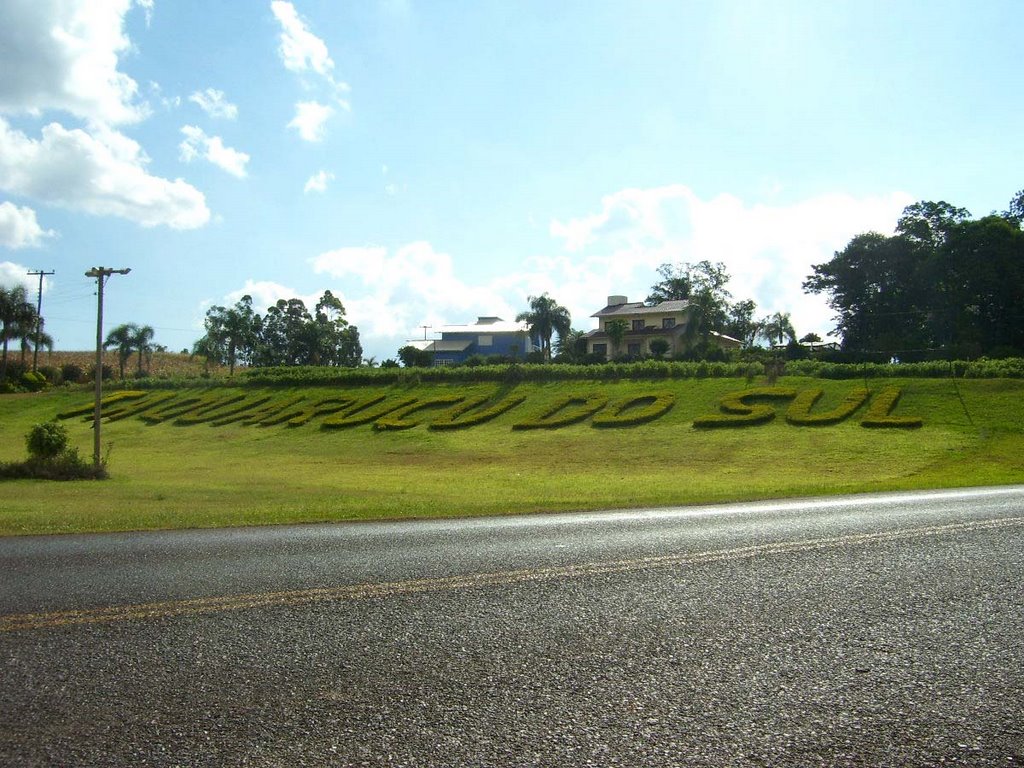 Entrada de Taquaruçu do Sul, RS by Roque Oliveira