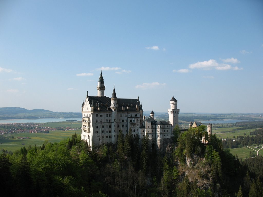 Neuschwanstein by Hobbster