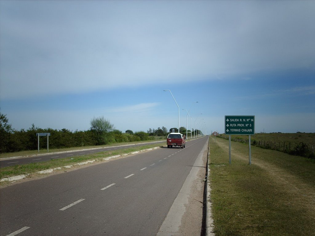 Camino a Termas, por Av. Padre Galay (foto: Juan José Mella 24/2/08). by Galería Chajarí