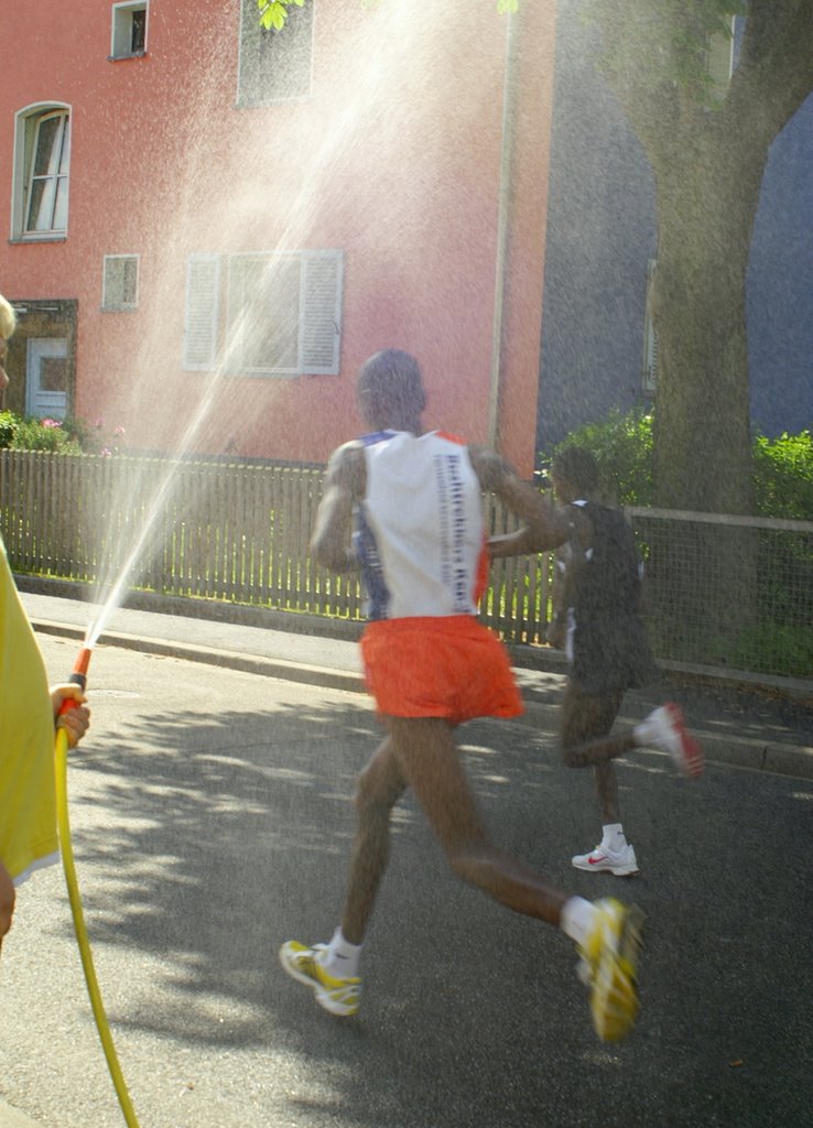 Frische Dusche beim 10. Gutenberg-Marathon 2009 by © DerSIGGY