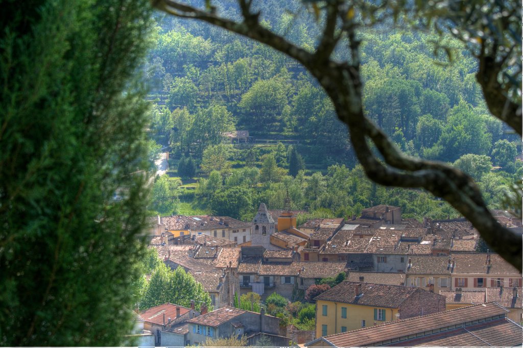 Salernes - vieille ville by Martin Fry