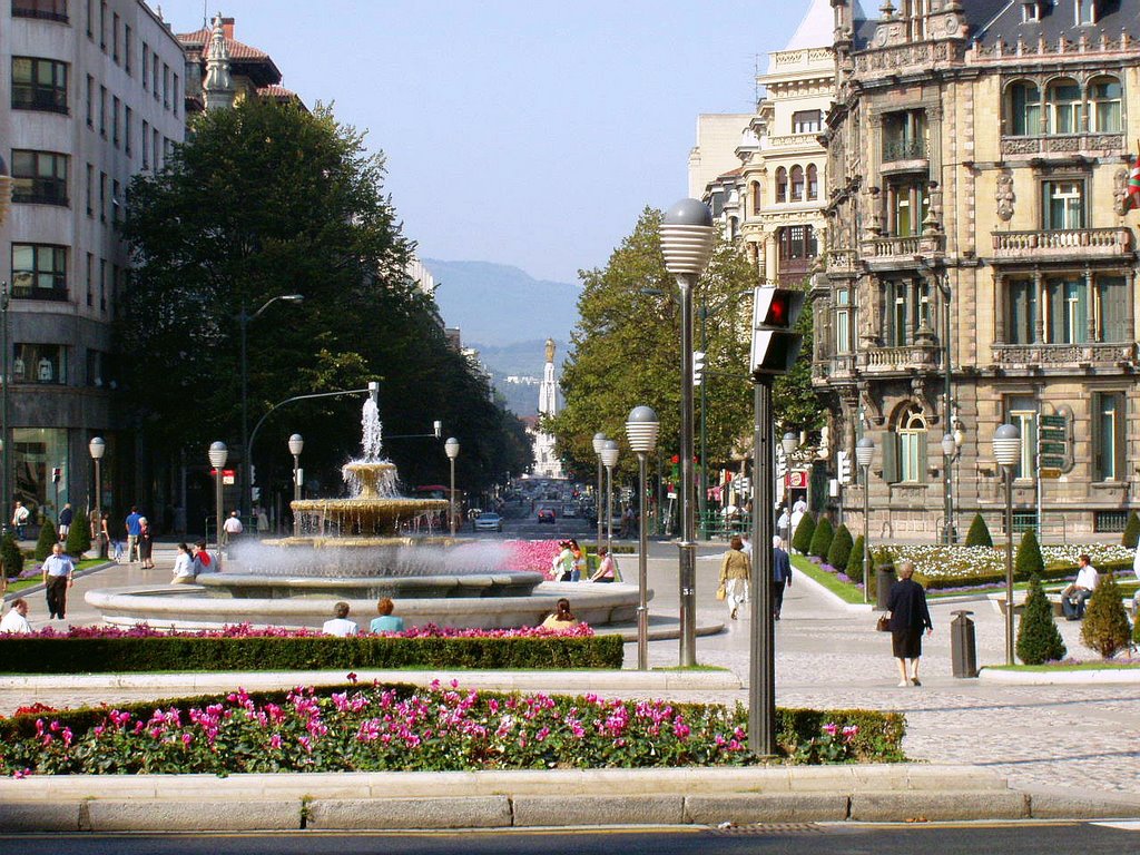 Plaza Moyua, Bilbao, España by Antonio Alba