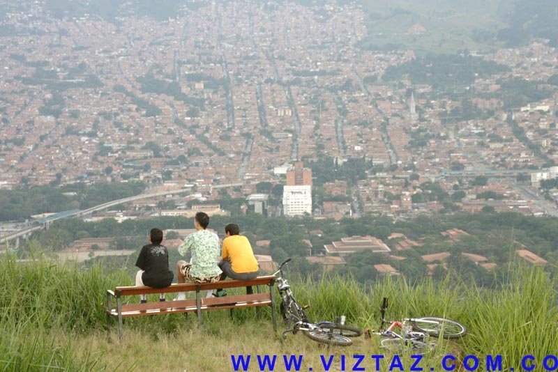 Ecoparque Cerro El Volador by Fundación Víztaz