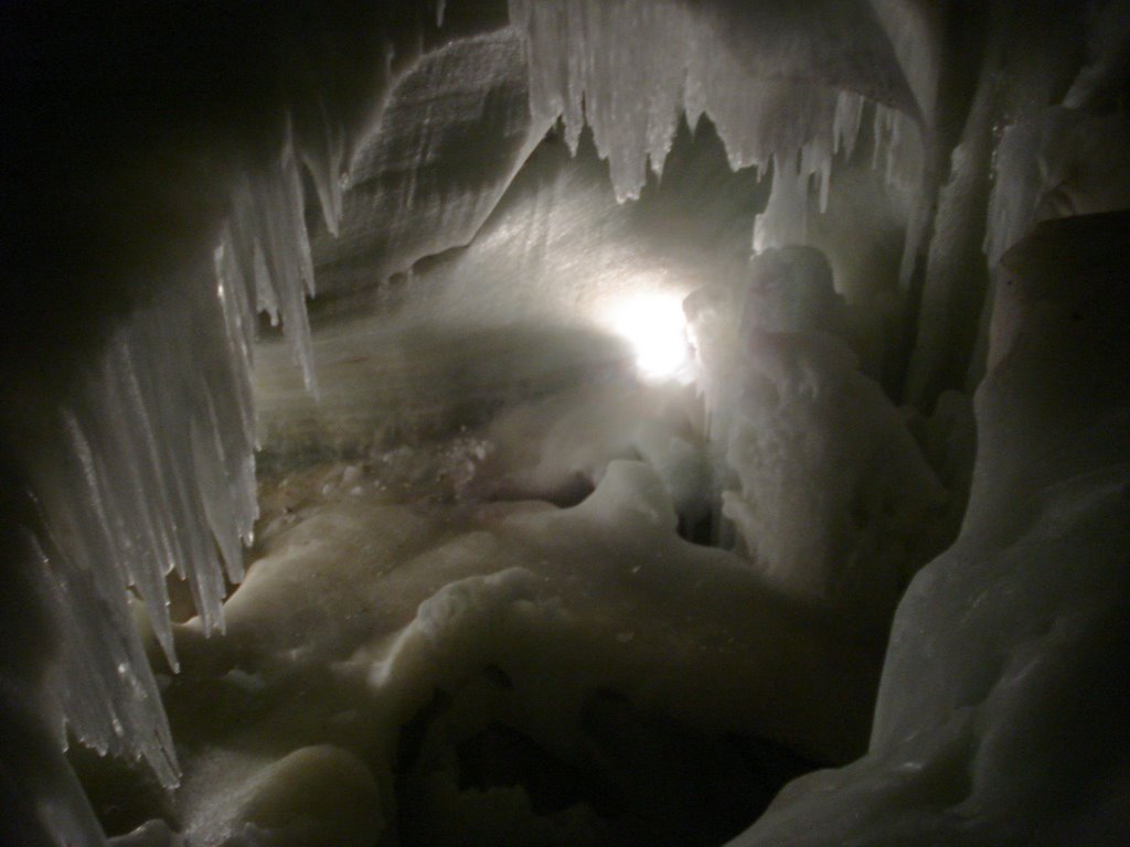 Dachsteinhöhle by DonEusebio