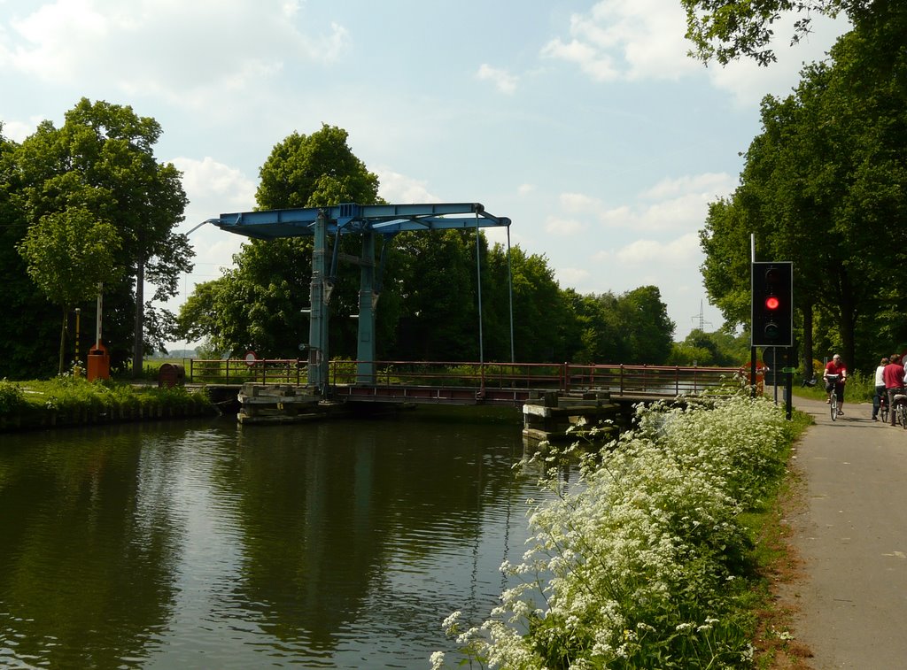 Le canal Dessel-Schoten by Rudy Pické