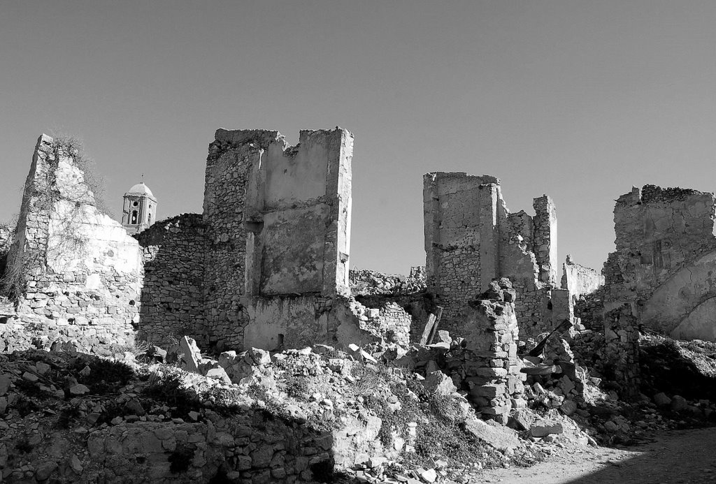 Corbera d'Ebre - El rastre de la guerra IV by Marcel Puig Puig