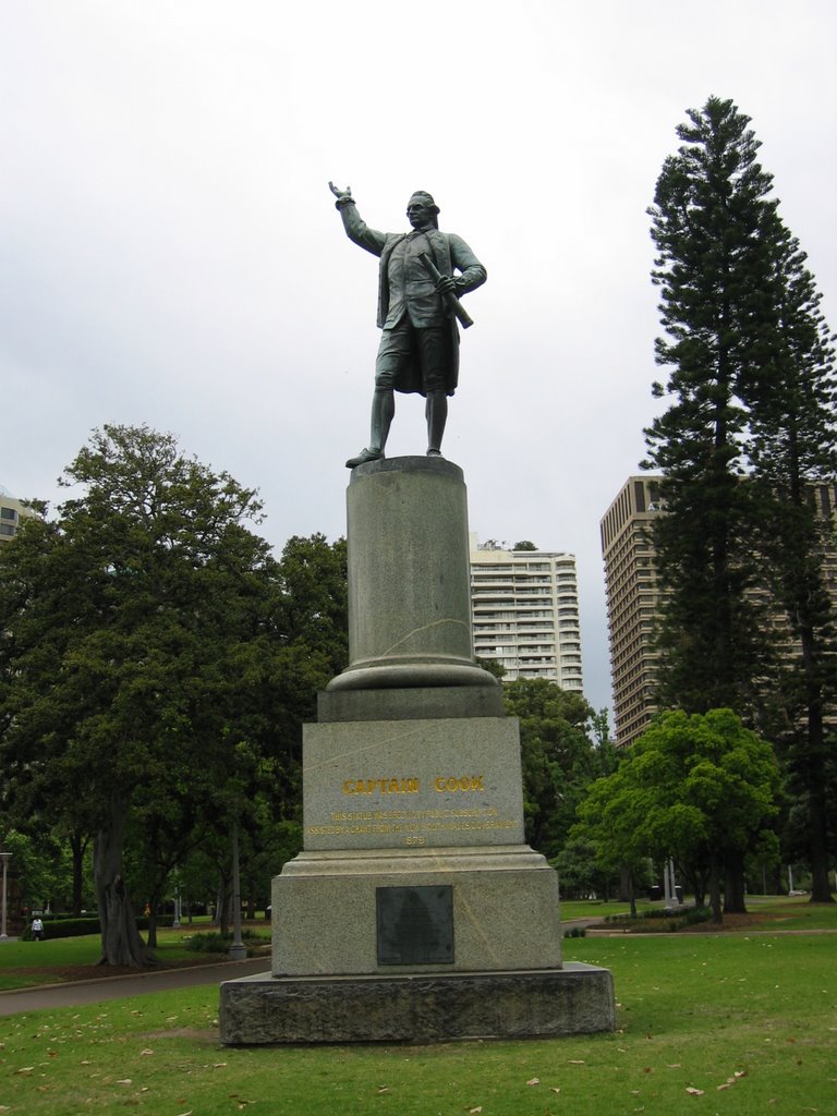 Statue of Captain Cook in Hyde Park by Andrew Demma