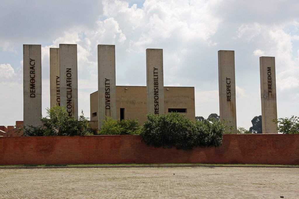 Musée de l'apartheid by Elymalijo