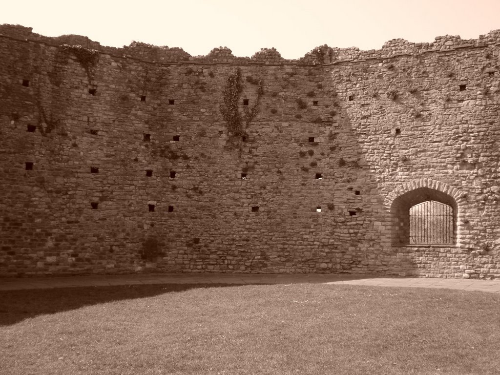 Inside Cardiff Castle - © Émerson-V by Émerson-V