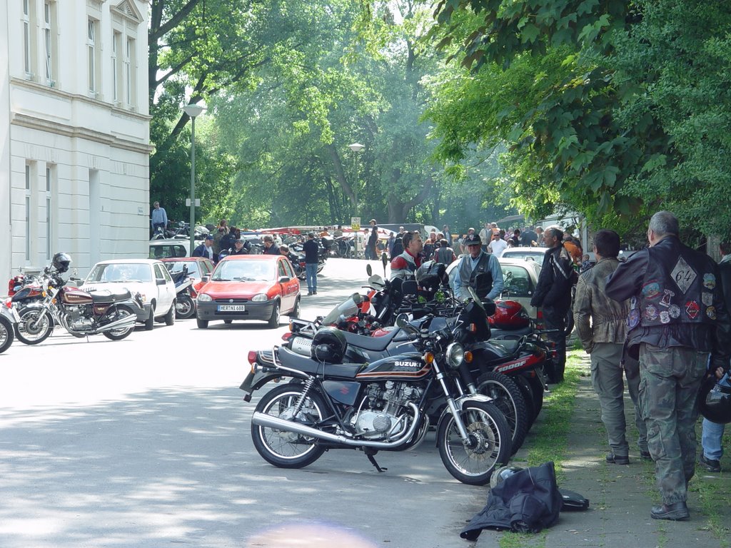 Motorradteilemarkt Karl am Kanal by L.Althoff