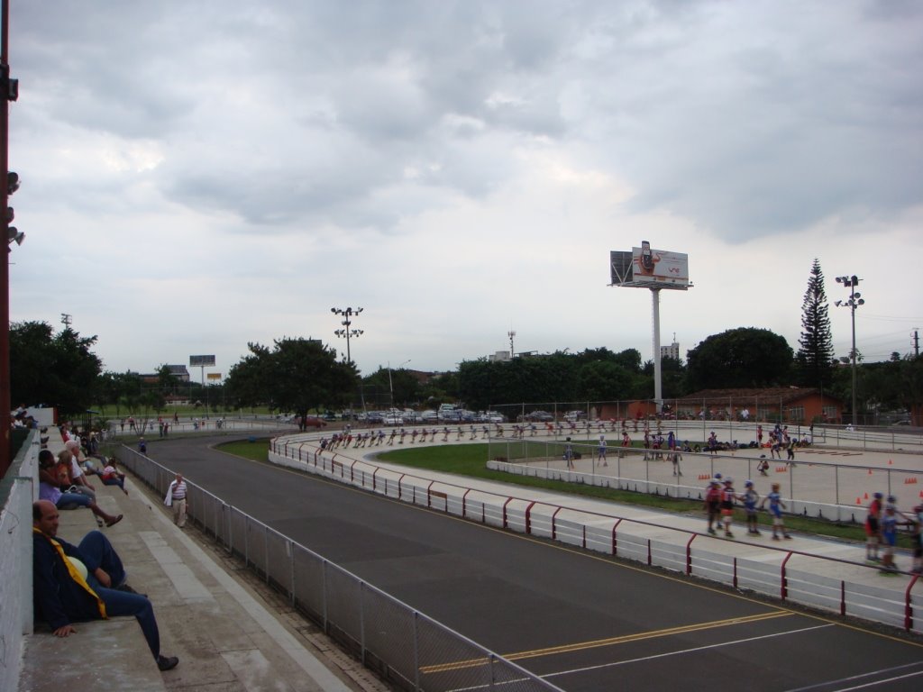 Pista de patinaje 1 by carlos alberto arang…