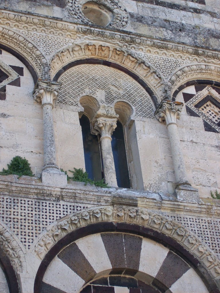 Sardegna - Borutta - San Pietro in Sorres - Dettaglio by muzungu enfisema