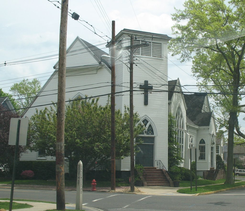 Church at South and Lakewood by sacoo