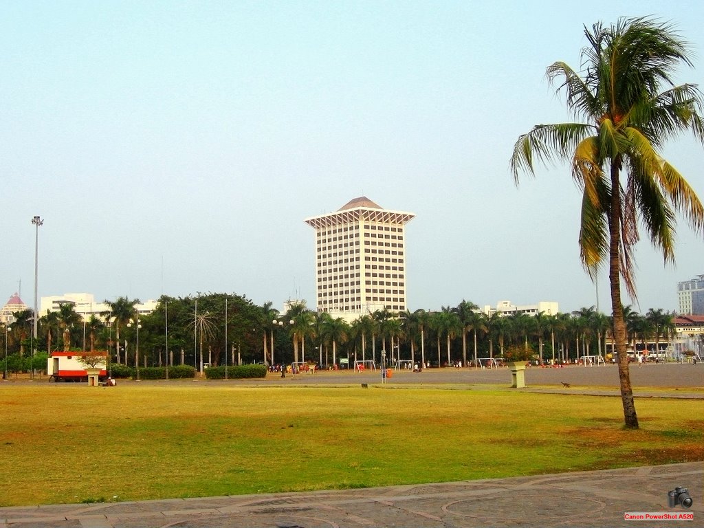 Gedung Pramuka by lycw