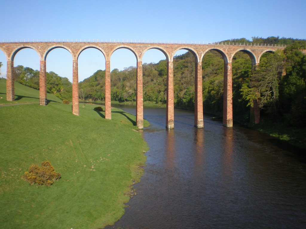 Leaderfoot Viaduct - May '09 by steff1