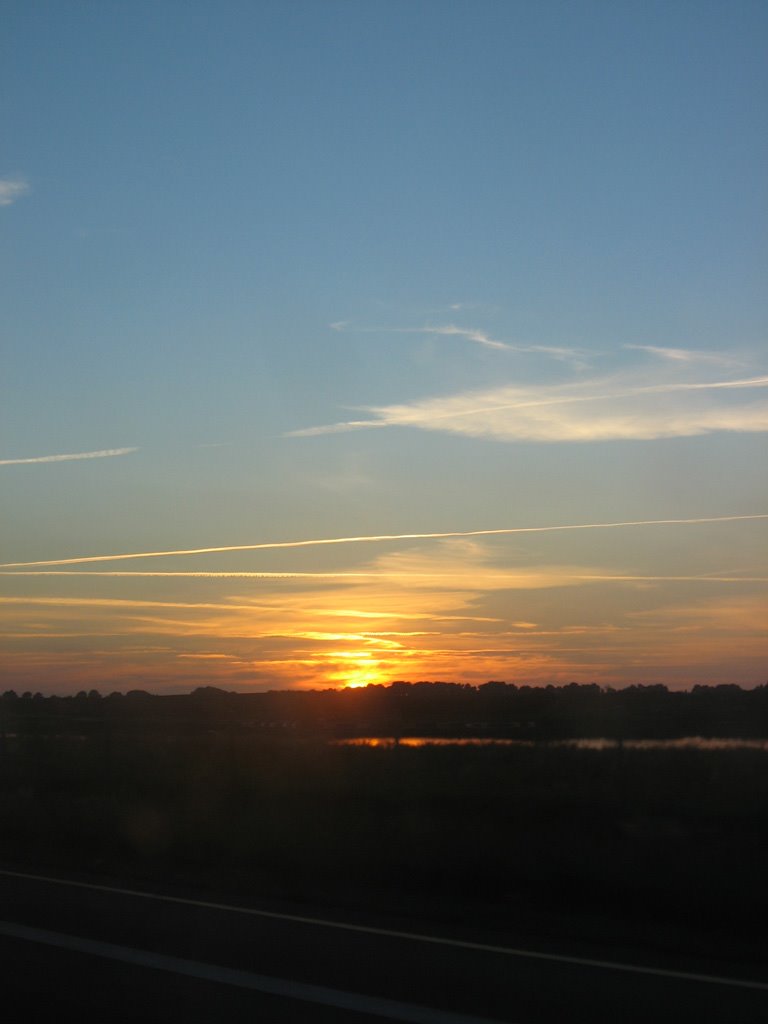 Zonsondergang A28 by Arjen