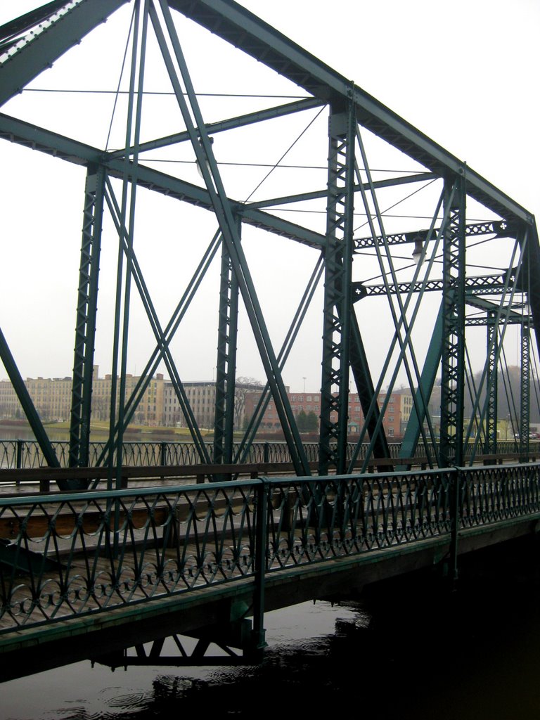 Sixth Street Bridge by Globe Spinner