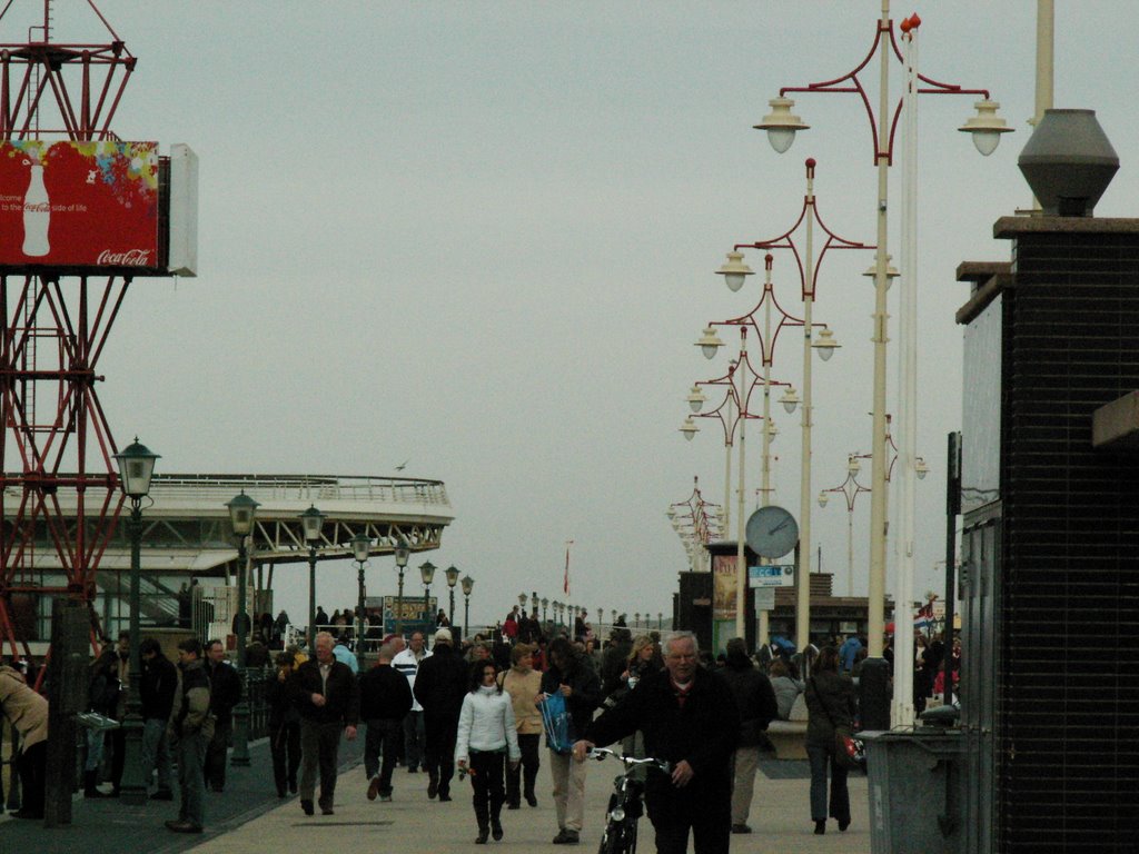 Scheveningen boulevard by bbooister