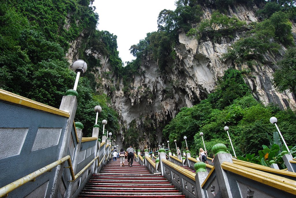 Batu Caves by Byoungcheon Lee