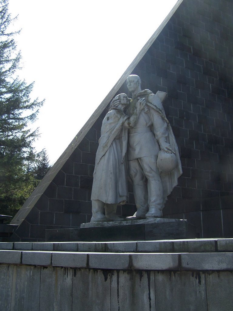 Dukla monument by Bibiana Papp