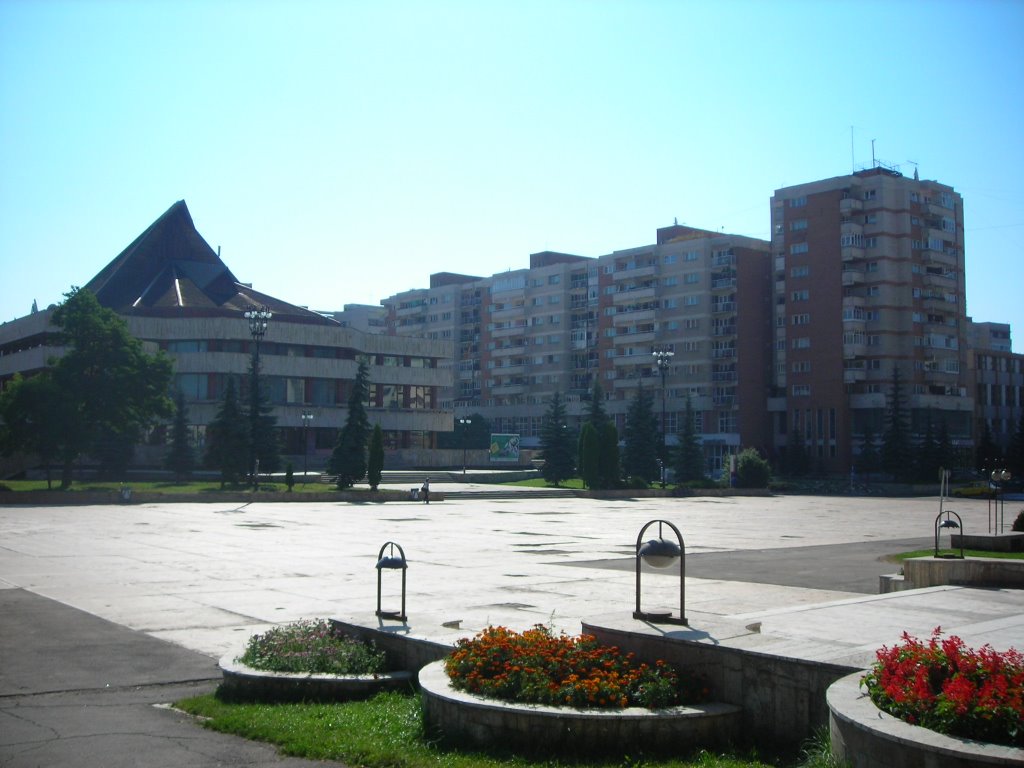 Una gran plaza abierta de esta ciudad, es un halago a la plenitud. Agosto de 2006 by viajeroandaluz