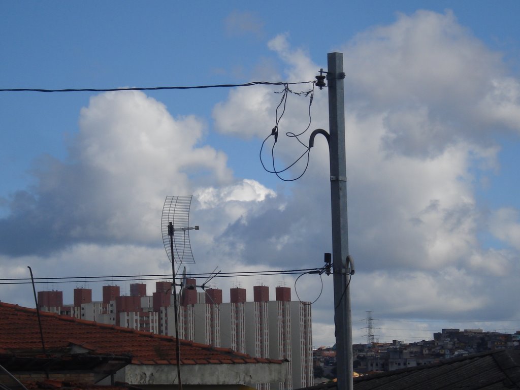 Vista dos prédios da Av. Adriático by Andrei Burilli