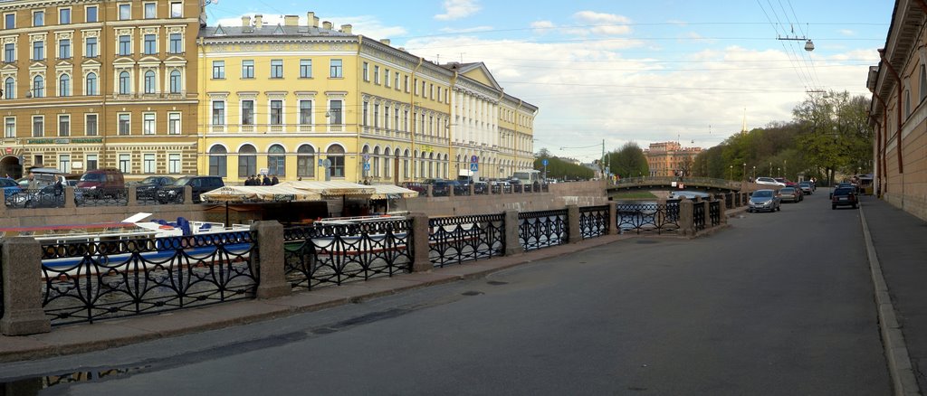 Tsentralny District, St Petersburg, Russia by Yuri Sedunov