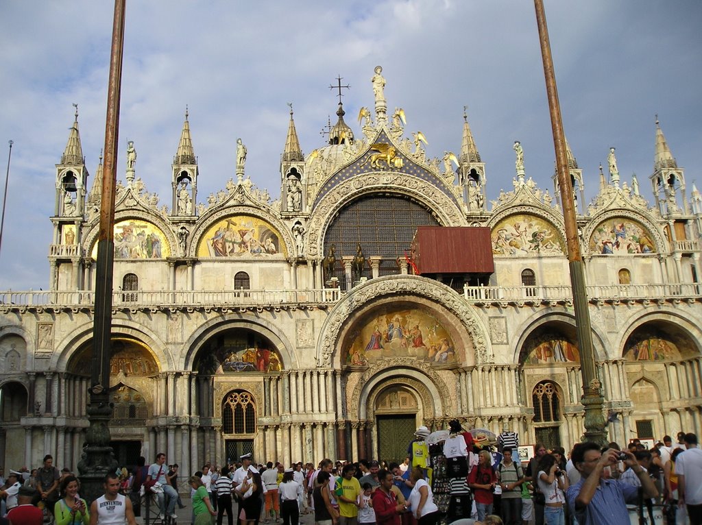 Piaza San Marco (Venezia) by Romeo Burcus