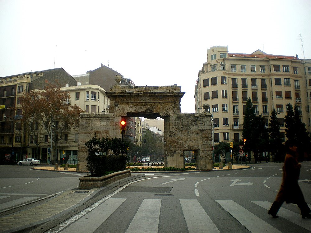 Puerta del Carmen, Zaragosa, Espana, 03-01-2009. by se_bmw