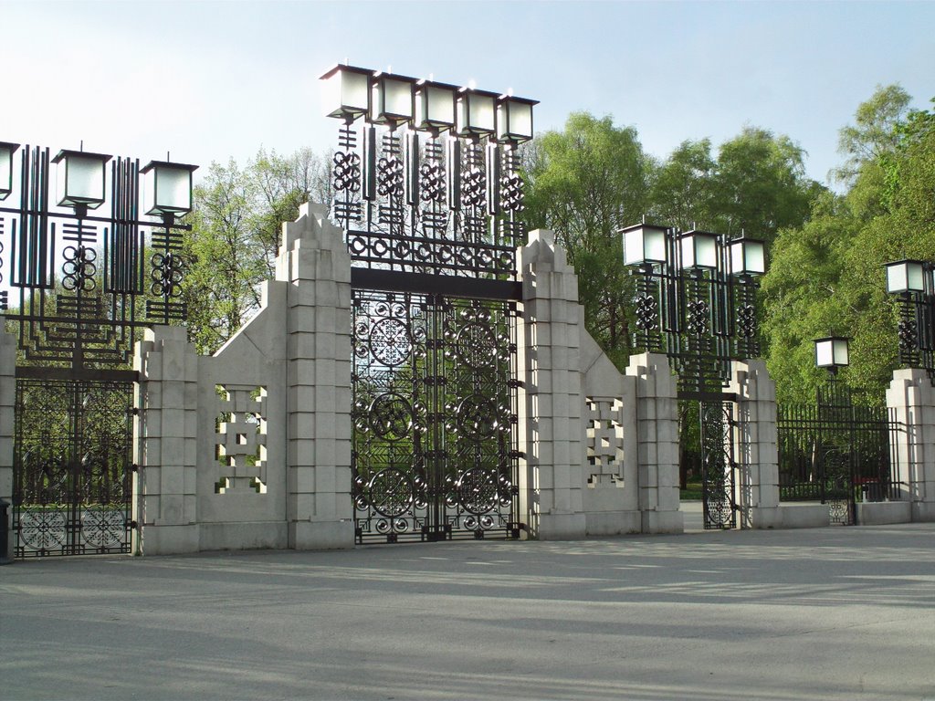 Oslo, Vigeland Park, Gate by RC-EagleEye